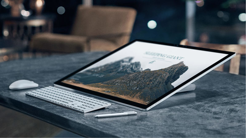 Illustration for article titled Nuevos MacBook y Surface, piernas que engañan y misiles nucleares. Lo mejor de la semana